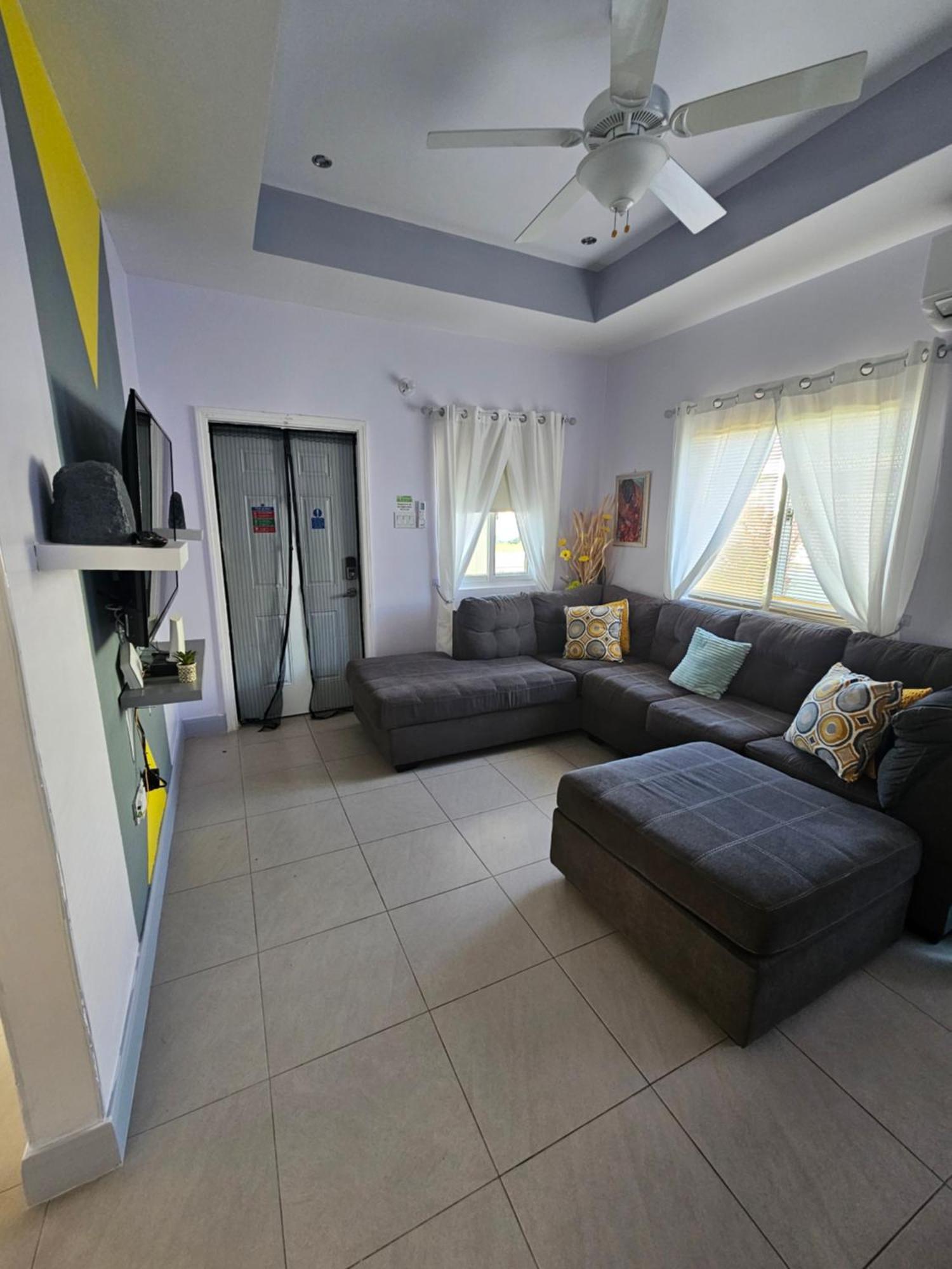 Summer Breeze Villa Lucea Esterno foto