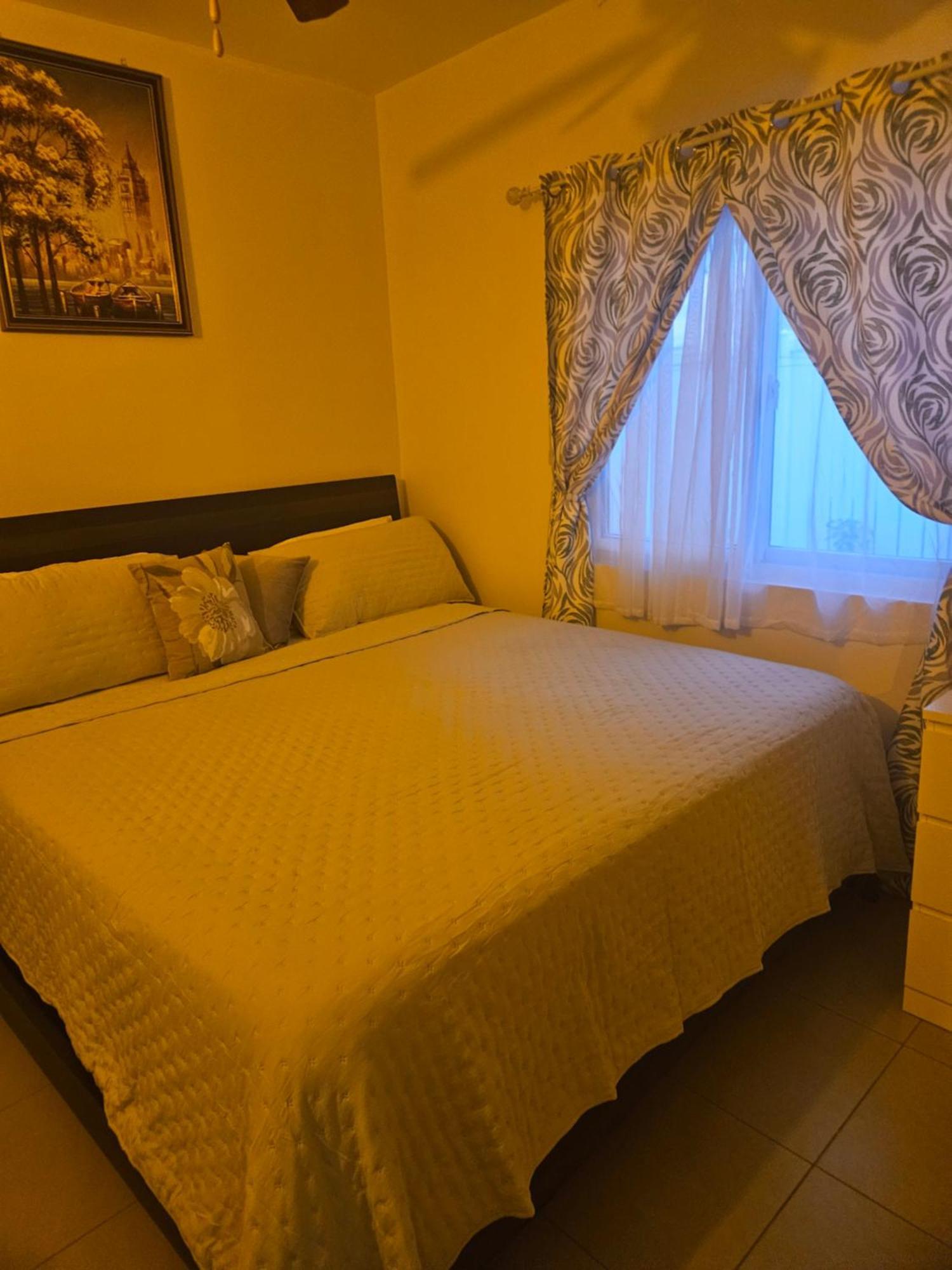 Summer Breeze Villa Lucea Esterno foto